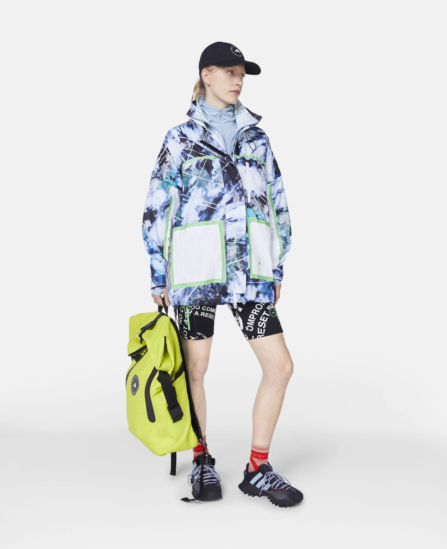 STELLA MCCARTNEY TrueNature Hover Float Print Packable Jacket 4 STELLA MCCARTNEY TrueNature Hover Float Print Packable Jacket - Image 2