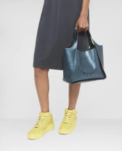 STELLA MCCARTNEY Stella Logo Metallic Crossbody Bag -Stella Mccartney Store 1181c8a0622d9ecd54404a103563bf9e81923f05 513860W700193011 H