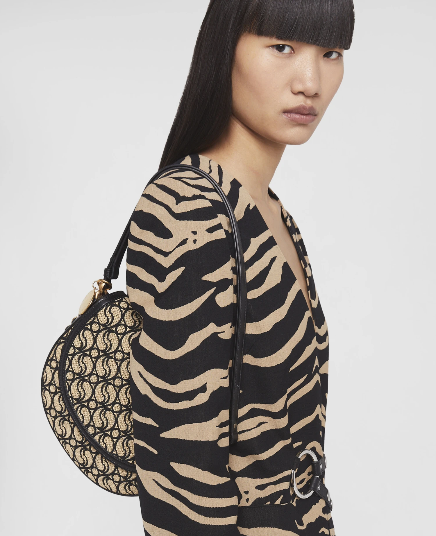 STELLA MCCARTNEY Frayme S-Wave Medium Flap Shoulder Bag 4 STELLA MCCARTNEY Frayme S-Wave Medium Flap Shoulder Bag - Image 2