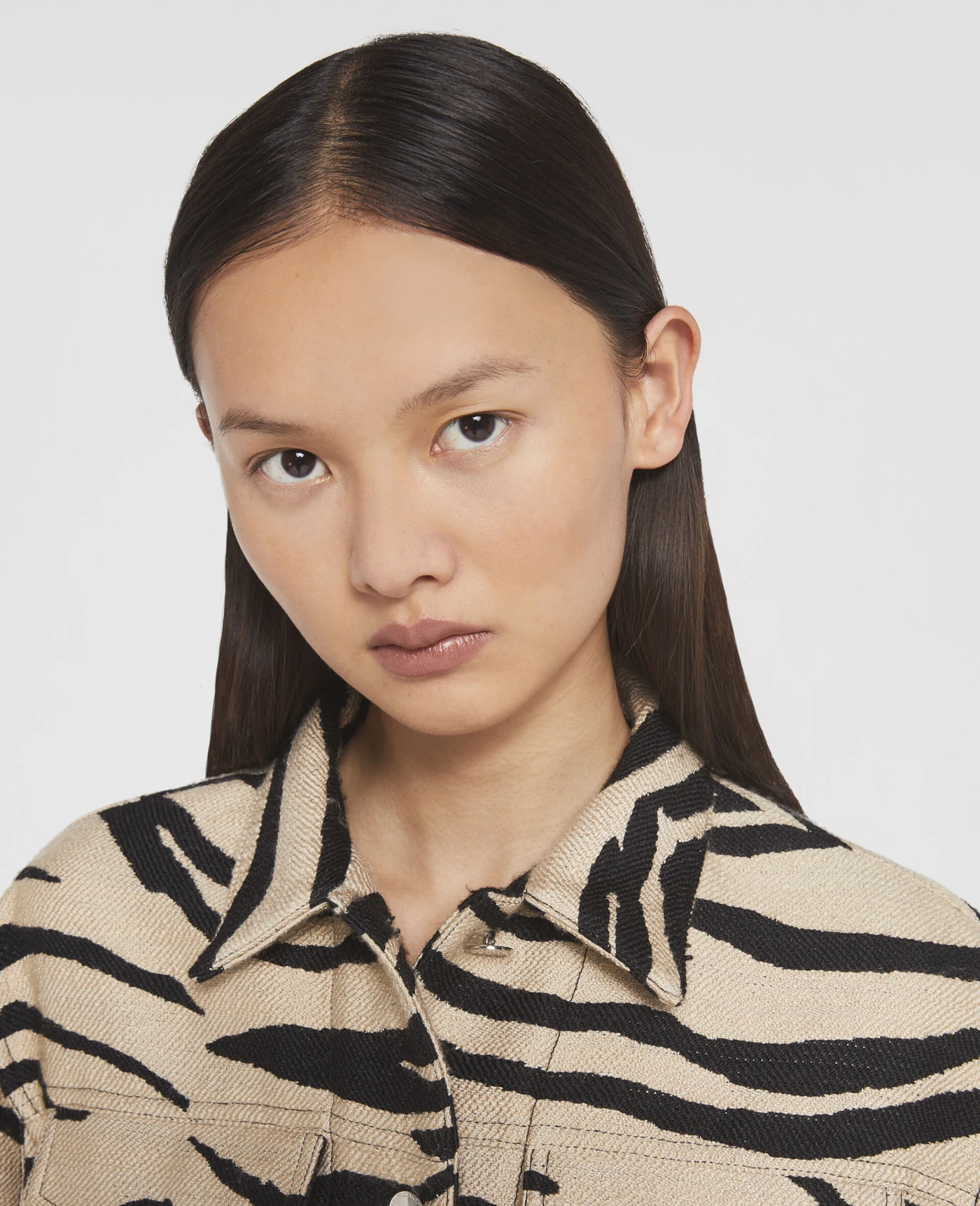 STELLA MCCARTNEY Tiger Print Jacquard Utility Jacket 6 STELLA MCCARTNEY Tiger Print Jacquard Utility Jacket - Image 4