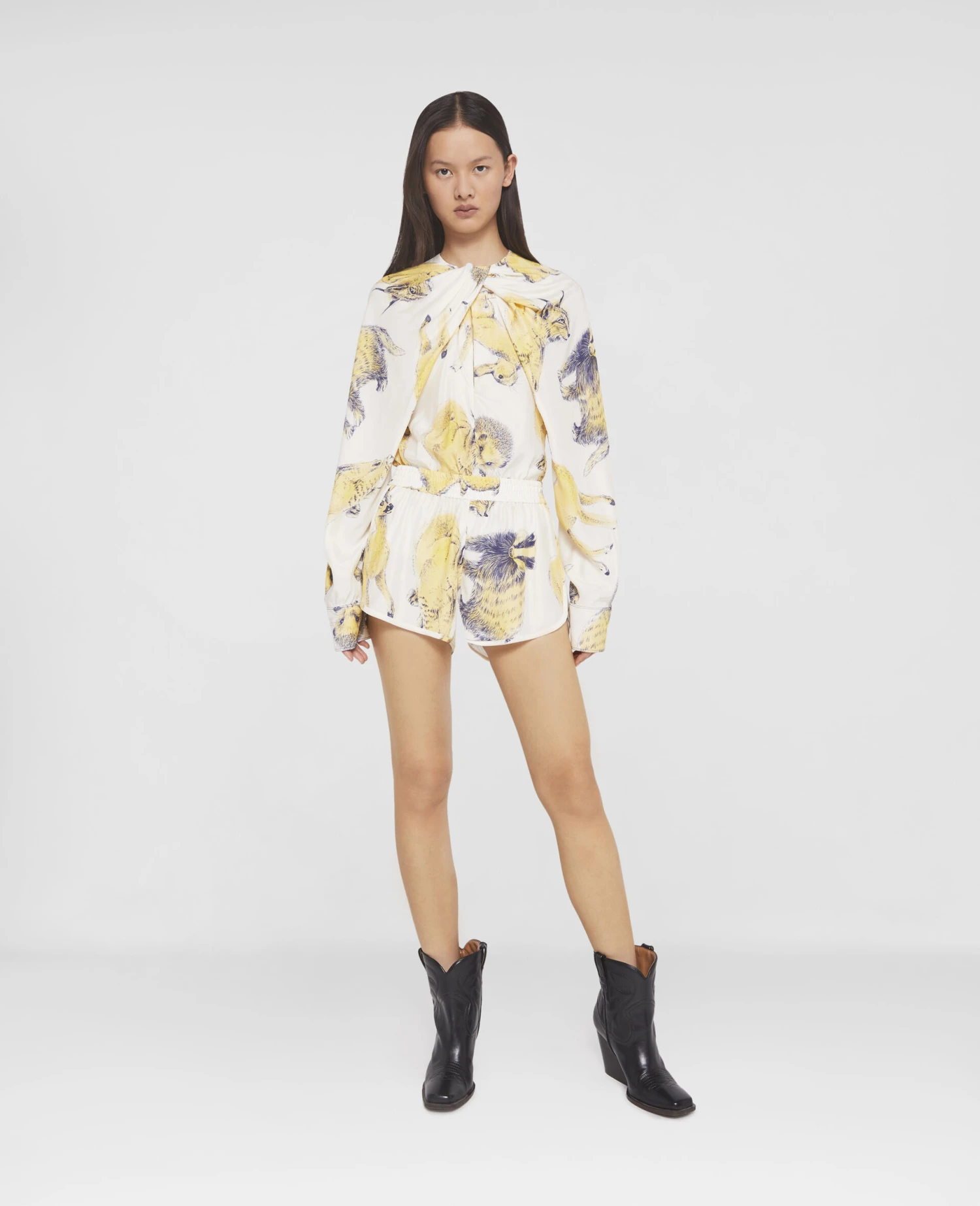 STELLA MCCARTNEY Rewild Fauna Print Silk Shorts 4 STELLA MCCARTNEY Rewild Fauna Print Silk Shorts - Image 2