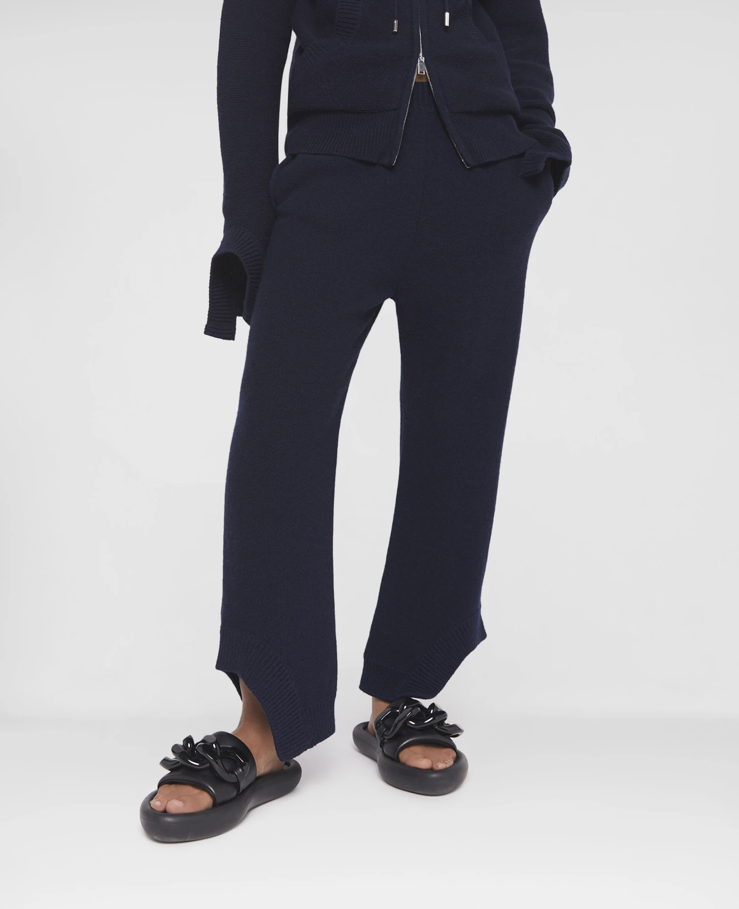 STELLA MCCARTNEY S-Wave Regenerated Cashmere Knitted Trousers 6 STELLA MCCARTNEY S-Wave Regenerated Cashmere Knitted Trousers - Image 4